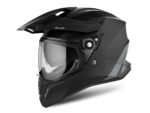 Der Helm Commander zeichnet sich durch ein anspruchsvolles Design undausgeklügelte technische Lösungen aus. Er ist ein Helm fürGeländefahrten / ATV-Motorräder - für alle Fahrer, die sich imMotorradsport voll und ganz ausleben.